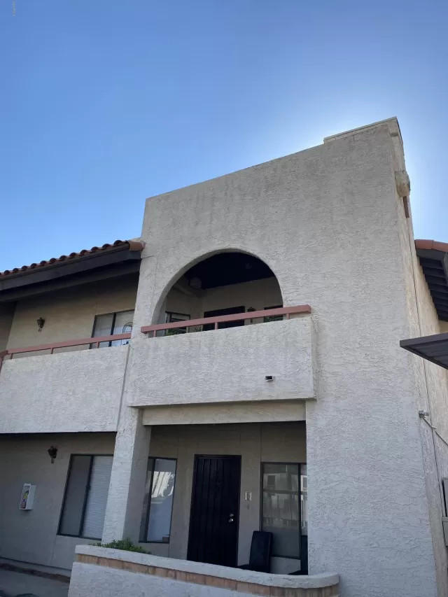 MLS: 6053002 Condo For Sale