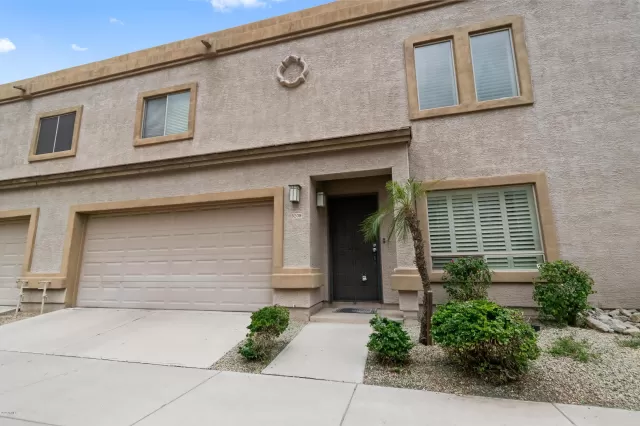 MLS: 6053104 Condo For Sale