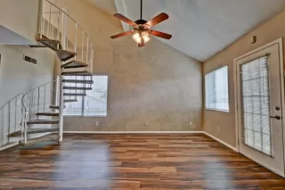 Photo #3: 6053348 Listing