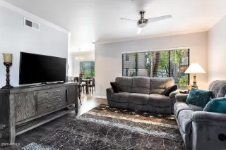 Photo #5: 6053353 Listing