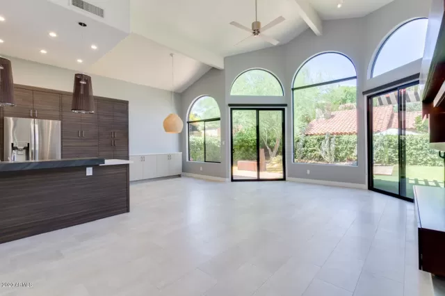 MLS: 6053473 Condo For Sale