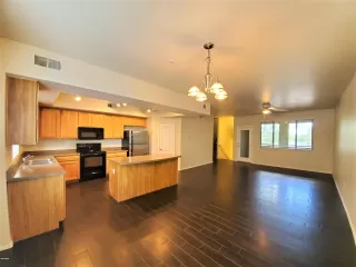 Photo #3: 6053554 Listing