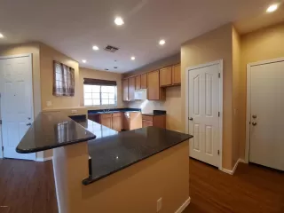 Photo #4: 6053753 Listing