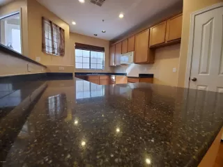 Photo #5: 6053753 Listing