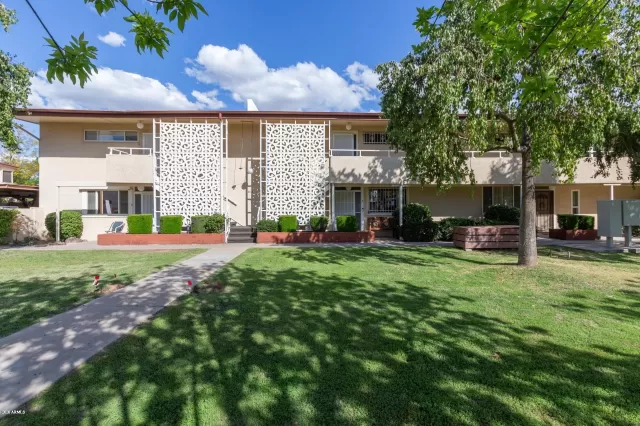 MLS: 6053820 Condo For Sale