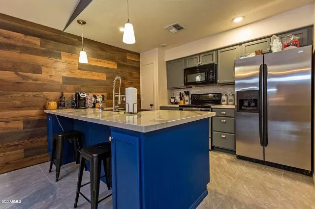 MLS: 6054382 Condo For Sale