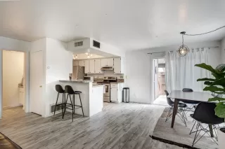 Photo #2: 6055175 Listing 