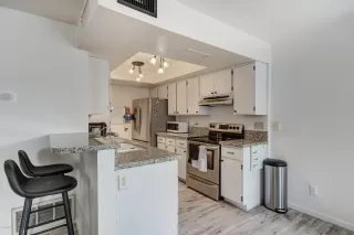 Photo #6: 6055175 Listing 