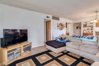 Photo #5: 6055424 Listing