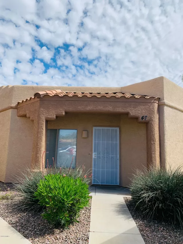 MLS: 6055489 Condo For Sale