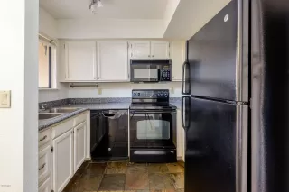 Photo #5: 6055701 Listing