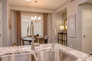 Photo #5: 6055863 Listing