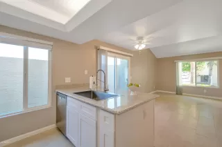 Photo #3: 6056179 Listing