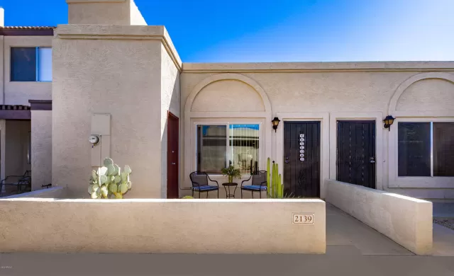 MLS: 6056272 Condo For Sale