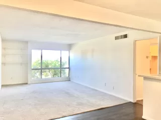 Photo #3: 6056300 Listing