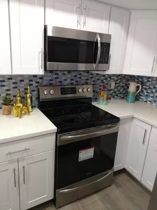 Photo #3: 6056425 Listing