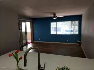 Photo #5: 6056425 Listing