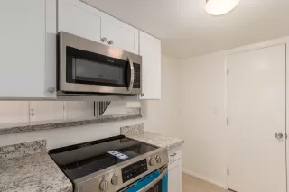 Photo #6: 6056702 Listing