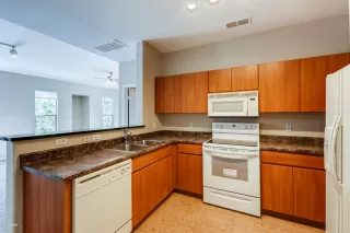 Photo #4: 6056779 Listing