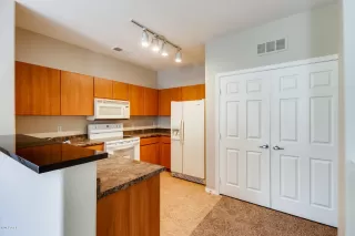 Photo #5: 6056779 Listing