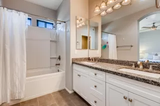 Photo #6: 6056955 Listing