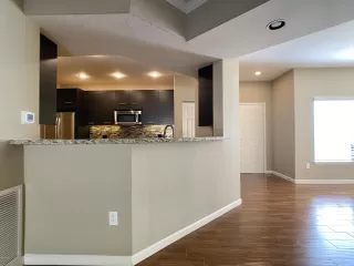 Photo #6: 6057095 Listing