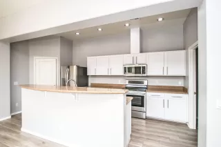 Photo #5: 6057225 Listing