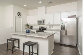 Photo #5: 6057468 Listing