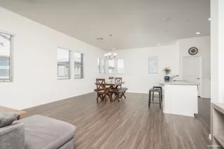 Photo #6: 6057468 Listing