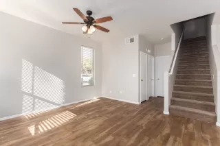 Photo #3: 6057557 Listing