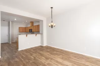 Photo #5: 6057557 Listing