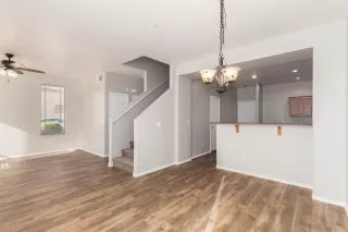 Photo #6: 6057557 Listing