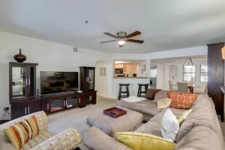 Photo #4: 6057627 Listing 