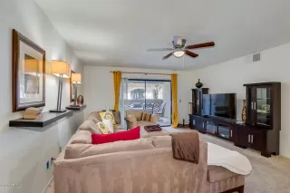 Photo #5: 6057627 Listing 