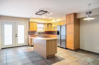 Photo #5: 6057753 Listing