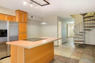 Photo #6: 6057753 Listing