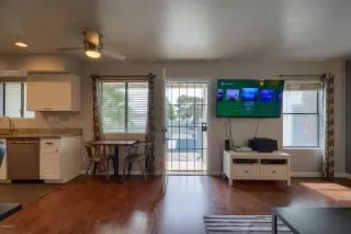 Photo #5: 6057778 Listing