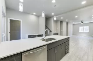 Photo #1: 6057878 Listing 