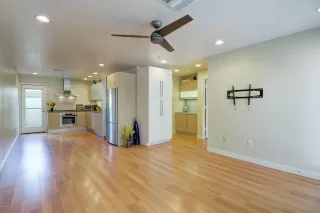 Photo #5: 6057958 Listing