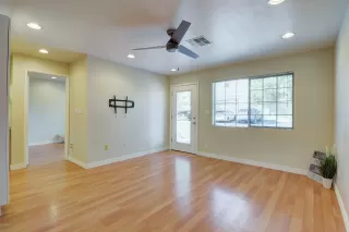 Photo #6: 6057958 Listing