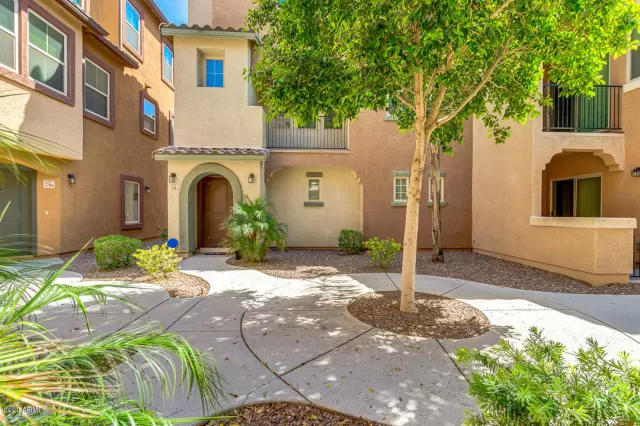 MLS: 6058261 Condo For Sale