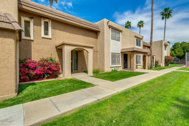 MLS: 6058275 Condo For Sale