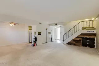 Photo #5: 6058275 Listing