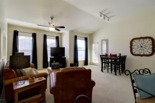 Photo #6: 6058282 Listing