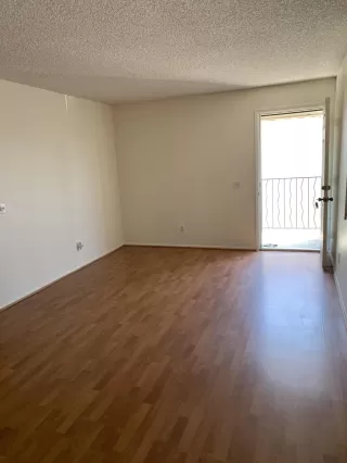 Photo #2: 6058519 Listing