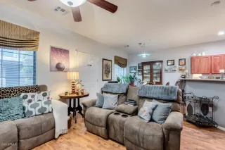 Photo #6: 6058631 Listing