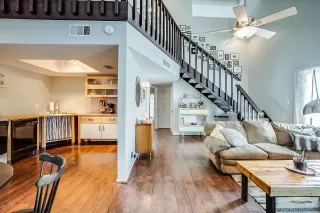 Photo #2: 6058673 Listing