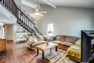 Photo #4: 6058673 Listing