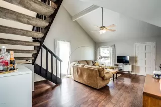 Photo #6: 6058673 Listing