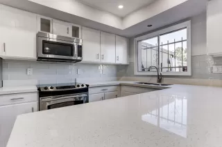 Photo #5: 6058707 Listing